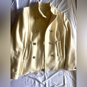 Banana republic cream short pea oat